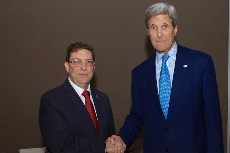 John Kerry i Bruno Rodriguez spotkali się w Panamie.