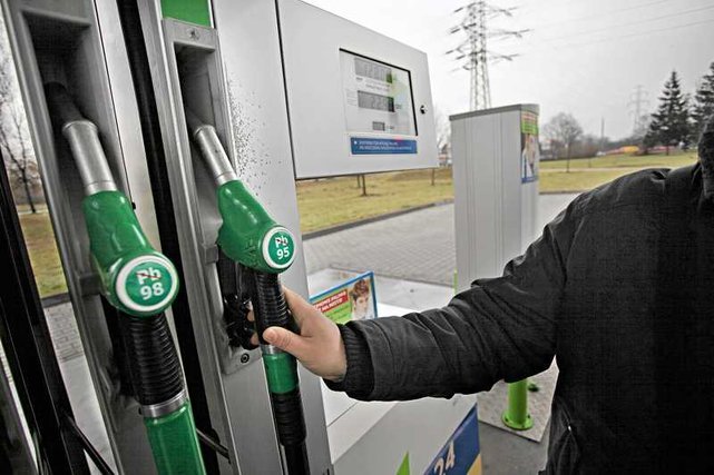 Spadki cen paliwa to już przeszłość. Teraz na stacjach benzynowych będziemy płacić więcej