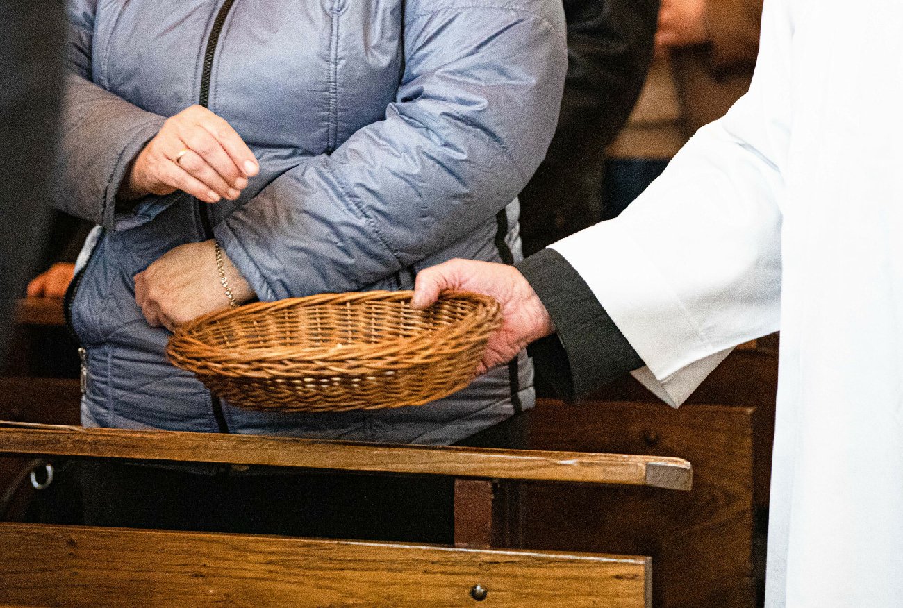 Ile dawać na tacę w kościele? Już wtedy podali zaskakującą instrukcję.