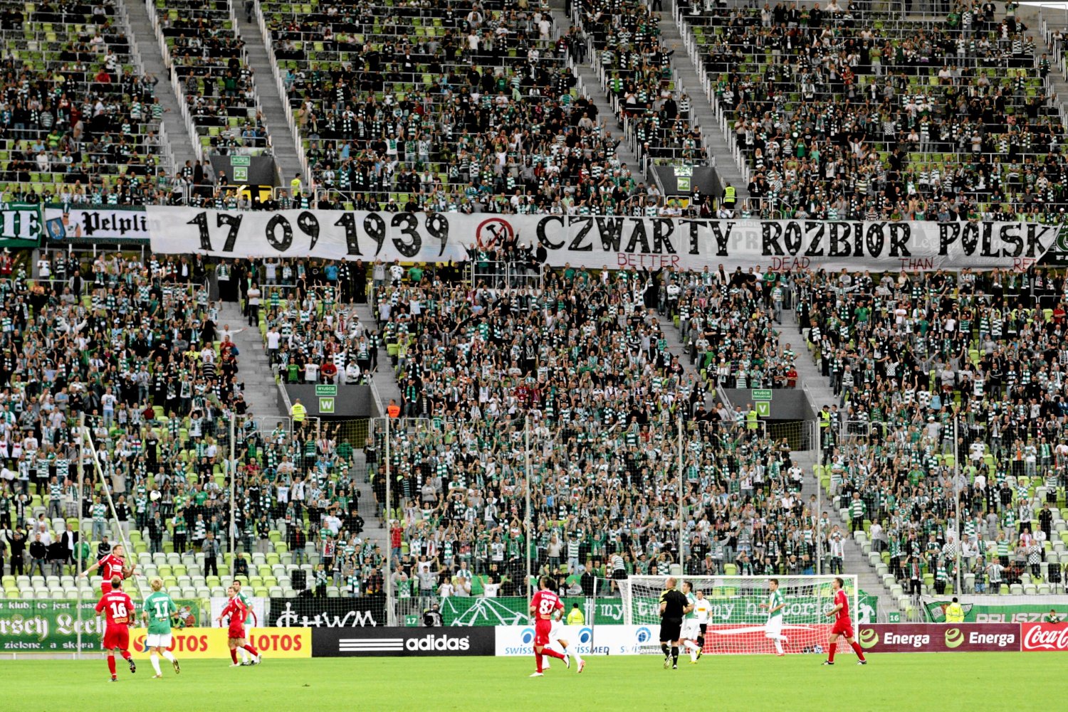 Hasła polityczne są na stadionach bardzo częstym obrazkiem