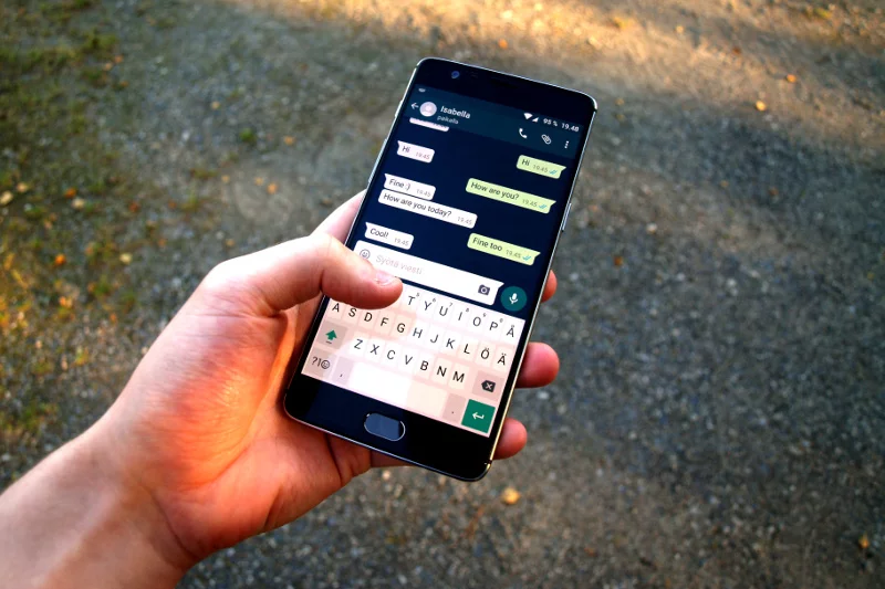 Raport ''Technologia w cuglach'' autorstwa ekspertów MK My Data przekonuje, że takie aplikacje jak WhatsApp, Signal czy Telegram nienależycie chronią naszą prywatność