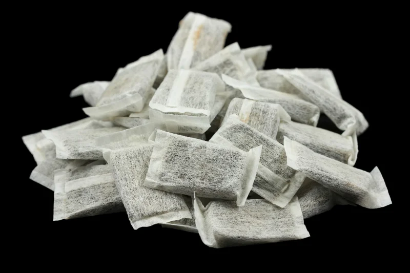 Snus, sproszkowany tytoń w saszetkach, jest tradycyjną używką w Skandynawii, zwłaszcza Szwecji