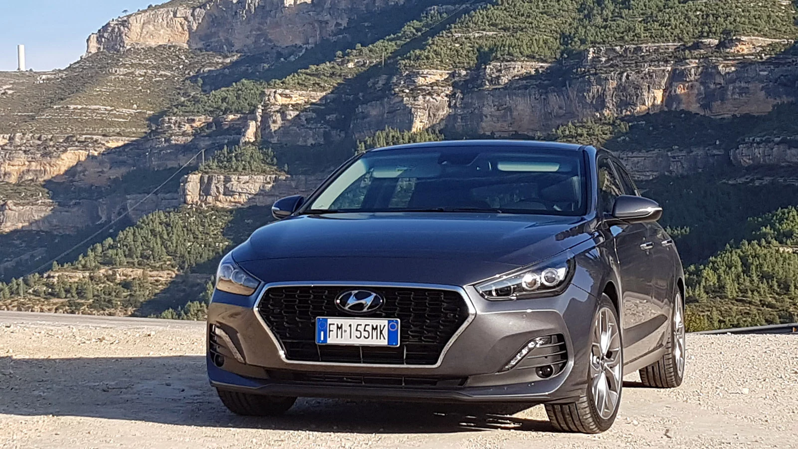 Z przodu Fastback niewiele różni się od innych wersji i-30