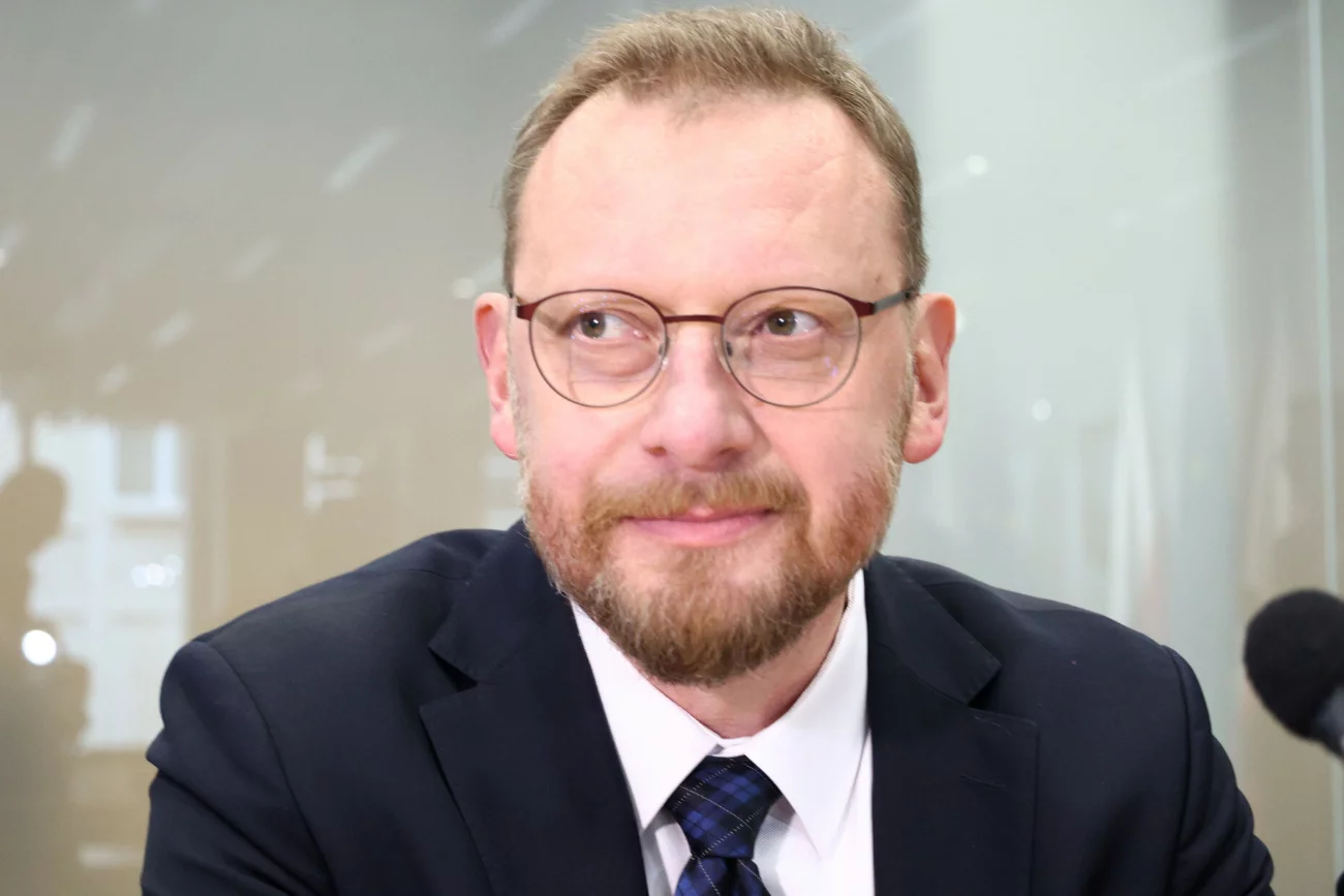 Szumowski przed komisją śledczą. Miał problem już przy pierwszym pytaniu... o swój wiek.
