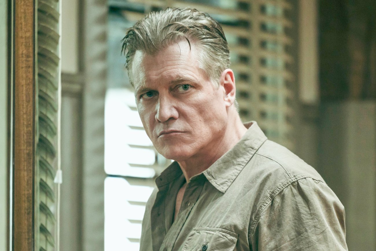 "Nabrzeże" to nowy kryminał Netflixa, który kochają Polacy. Jest na faktach