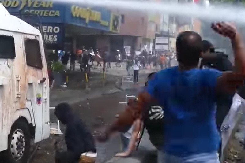 Od miesiąca w Wenezueli trwają protesty przeciwko rządzom prezydenta Nicolasa Maduro.