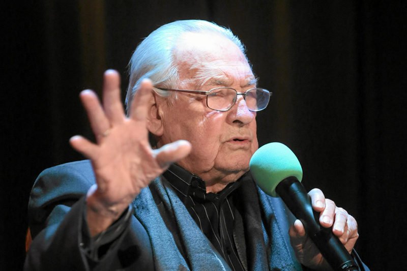 Andrzej Wajda w "Kropce nad i": Prawica nie musi oglądać mojego filmu, aby wiedzieć że jest zły, a ja straciłem talent