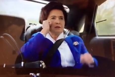 W rolę Beaty Szydło wciela się Ewa Kasprzyk