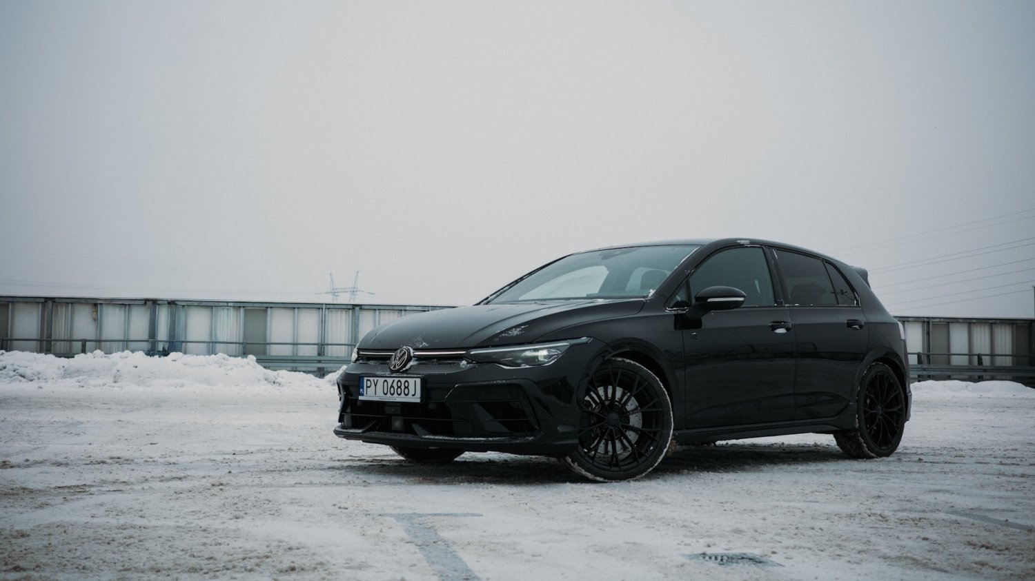 Volkswagen Golf R w wersji Black Edition wygląda jeszcze bardziej drapieżnie