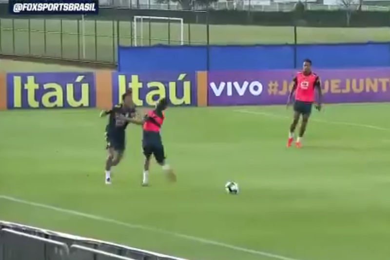 19-latek ośmieszył Neymara na treningu reprezentacji Brazylii. Gwiazdorowi PSG puściły nerwy.