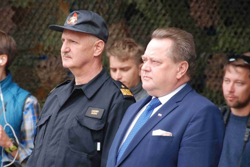 Komendant PSP Leszek Suski i jego patron wiceminister Spraw Wewnętrznych Jarosław Zieliński