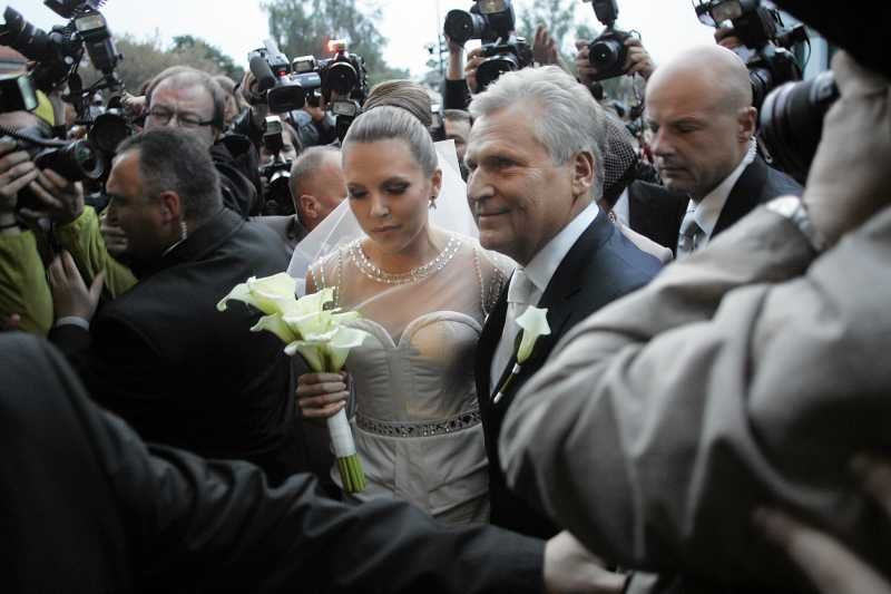 Ślub Aleksandry Kwaśniewskiej relacjonowali nie tylko dziennikarze plotkarskich mediów, ale i europoseł SLD Marek Siwiec na Twitterze