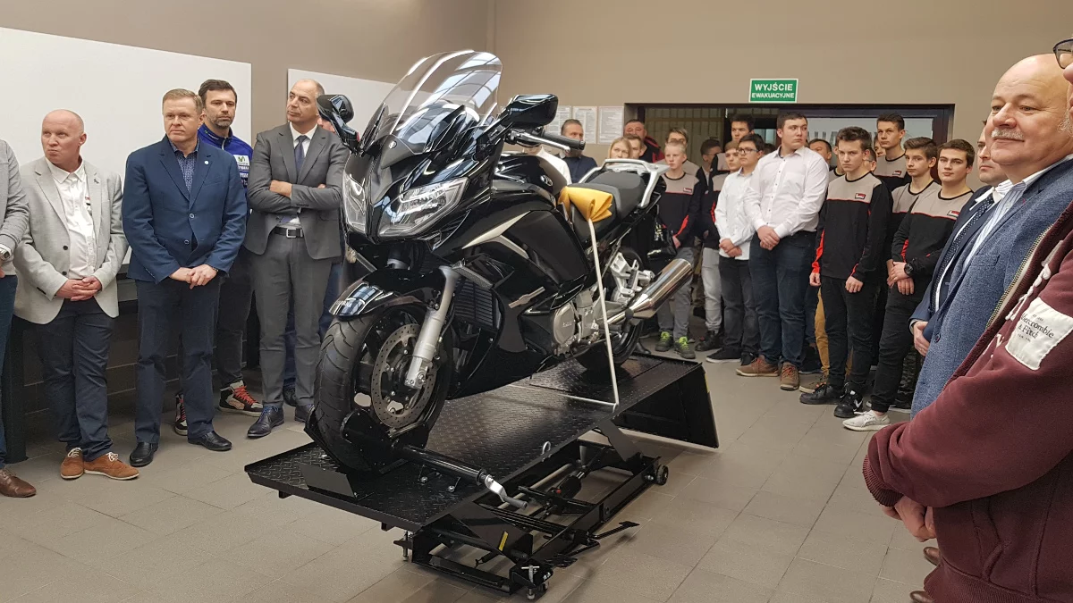 FJR 1300 – między innymi na tym motocyklu będą ćwiczyć uczniowie klasy Yamaha.