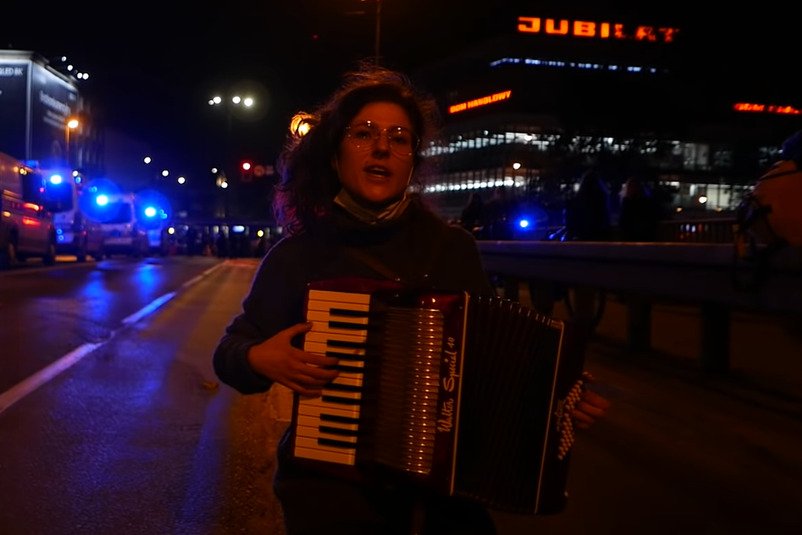 Jednym z hymnów protestów jest utwór "Tortury ciało"
