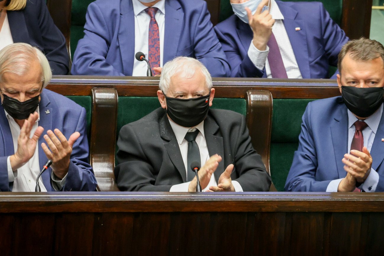 Sondaż wyborczy Instytut Badań Pollster. Dwucyforwa przewaga PiS nad KO.