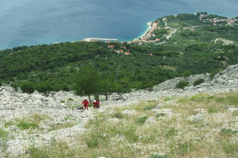 Chorwaccy ratownicy musieli pomóc polskim turystom, którzy wybrali się na wycieczkę po górach w klapkach.