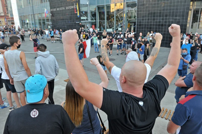 Katowice: zatrzymano mężczyznę, który hajlował po marszu antyLGBT