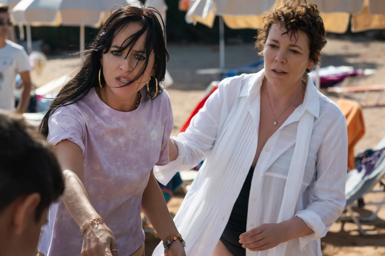 "Córka" – nominowany do Oscara film na podstawie prozy Eleny Ferrante. [RECENZJA BEZ SPOILERÓW]