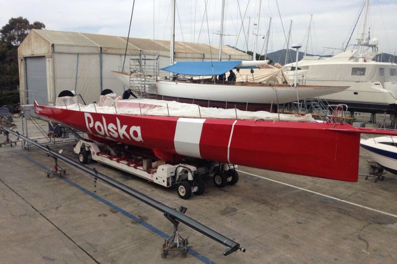 Jacht już jest, został nawet przemalowany, ale Polska Fundacja Narodowa nigdy go oficjalnie nie kupiła.