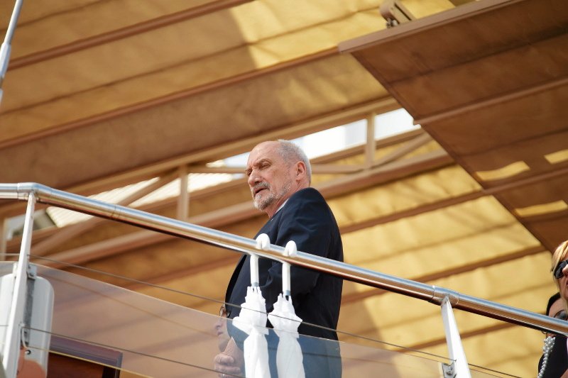 Resort Antoniego Macierewicza nie pożałował pieniędzy na reklamę szczyt NATO. Przy okazji wszyscy dołożyliśmy się do interesów ojca Tadeusza Rydzyka.