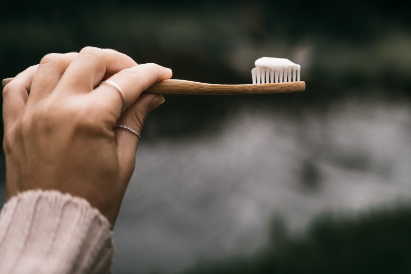 Jak zrobić domową pastę do zębów? 3 przepisy na naturalne pasty do zębów bez dodatku chemii