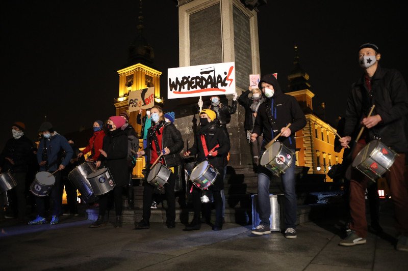 Artyści protestują razem z kobietami w Warszawie.
