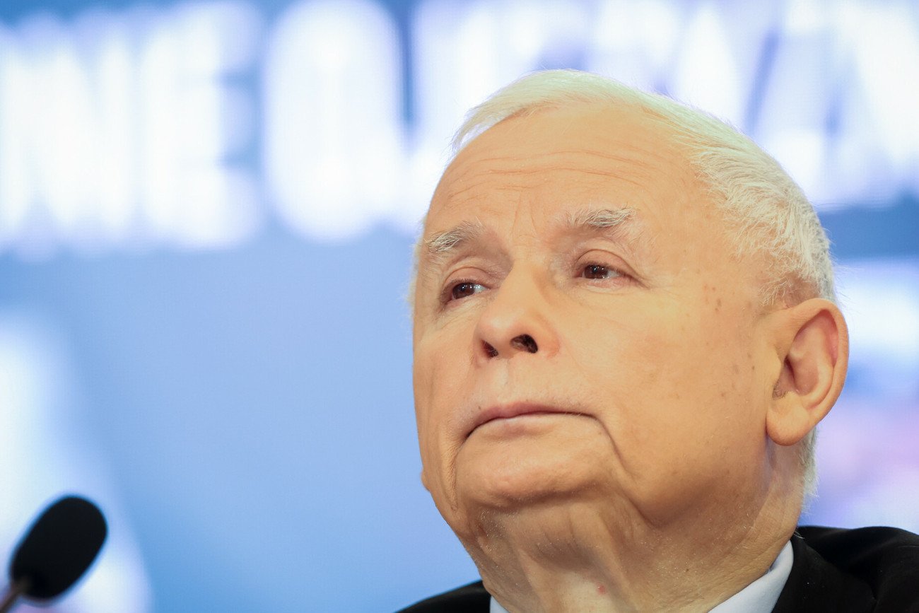 Jeden z dziennikarzy podczas wtorkowej konferencji prasowej dopytywał prezesa PiS Jarosława Kaczyńskiego o zadłużenie Polski.