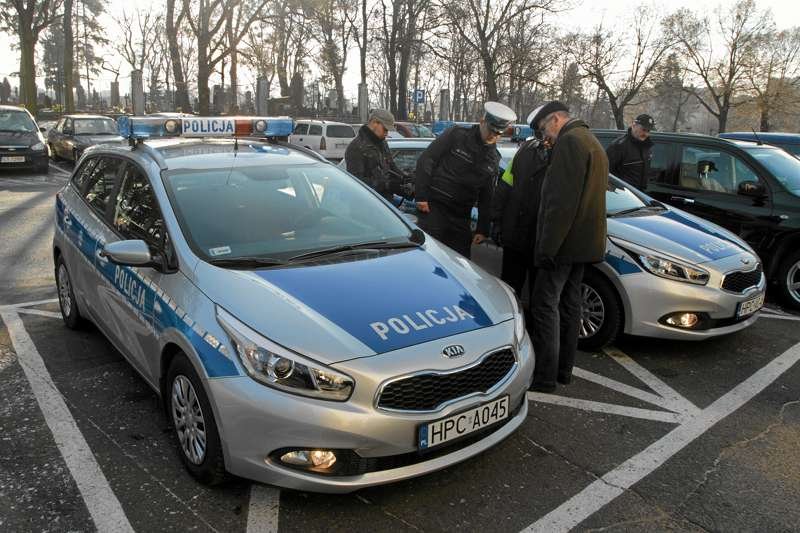 Wyciekło nagranie z toruńskiej policji, na której jeden z funkcjonariuszy mówi: "Nie wracać, k.., bez 17 mandatów"