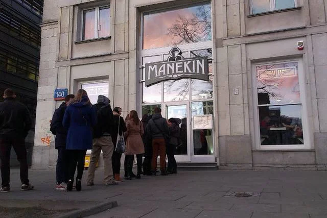 Manekin - warszawska restauracja ściąga tłumy , Marszałkowska 140
