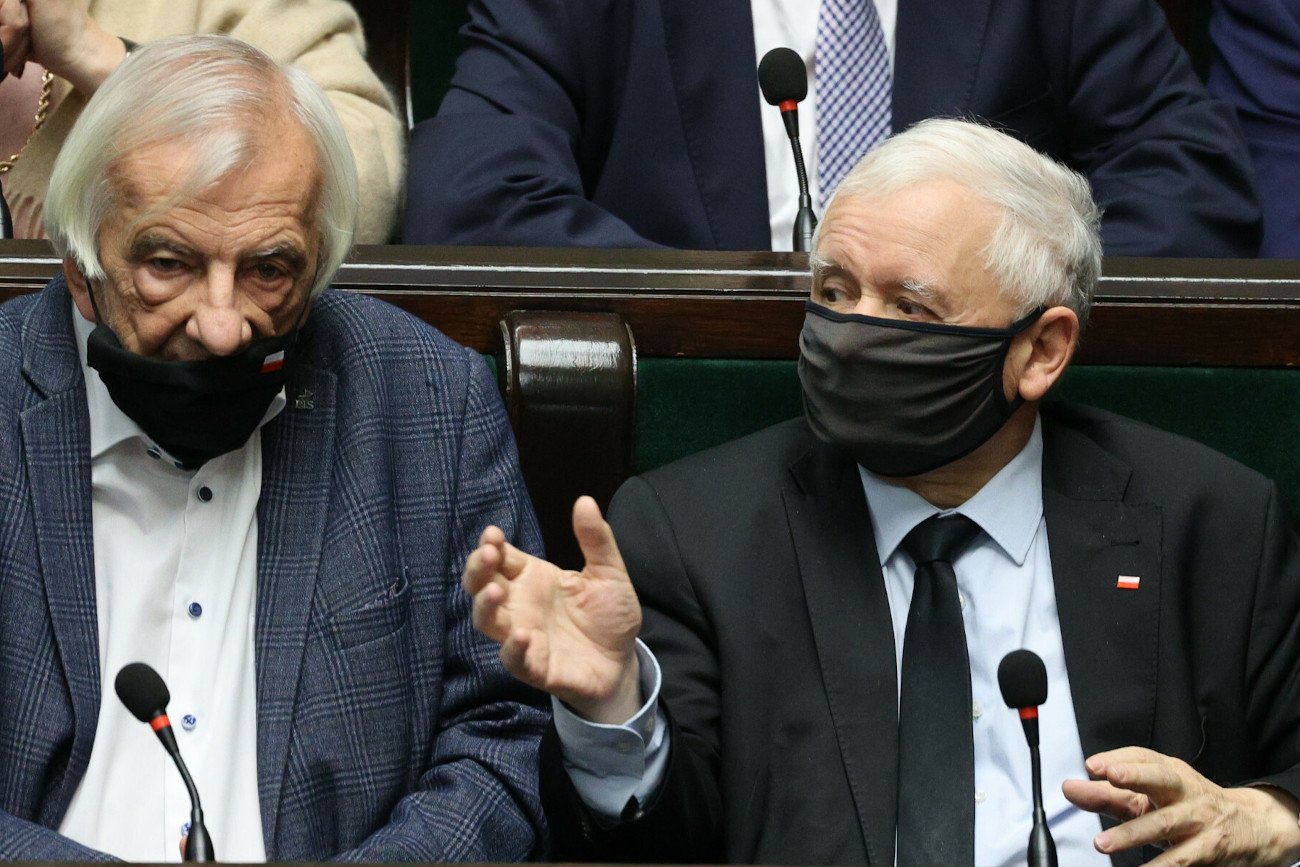 Po sprzecznych informacjach dotyczących lex Hoc wicemarszałek Ryszard Terlecki przyznał, że w środę może wpłynąć nowy projekt, który go zastąpi