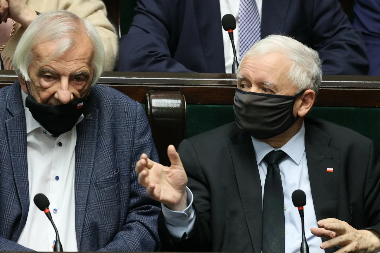 Po sprzecznych informacjach dotyczących lex Hoc wicemarszałek Ryszard Terlecki przyznał, że w środę może wpłynąć nowy projekt, który go zastąpi