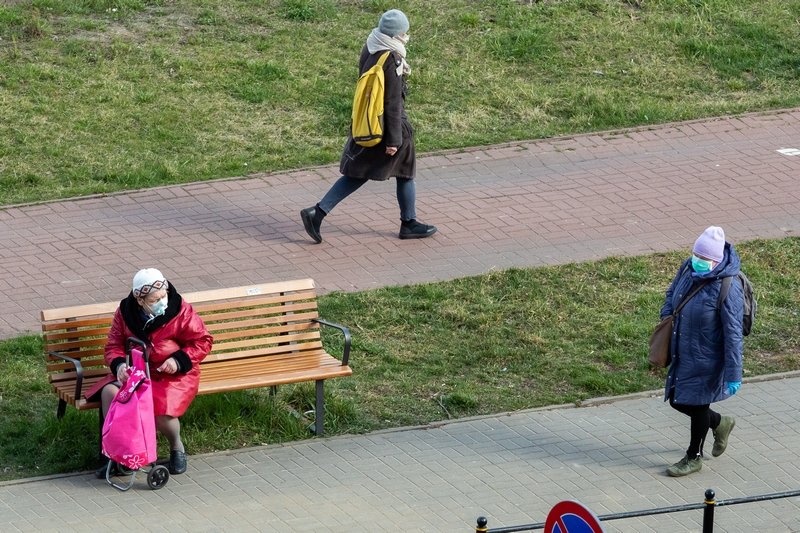 Polacy chcą przełożenia daty wyborów prezydenckich.