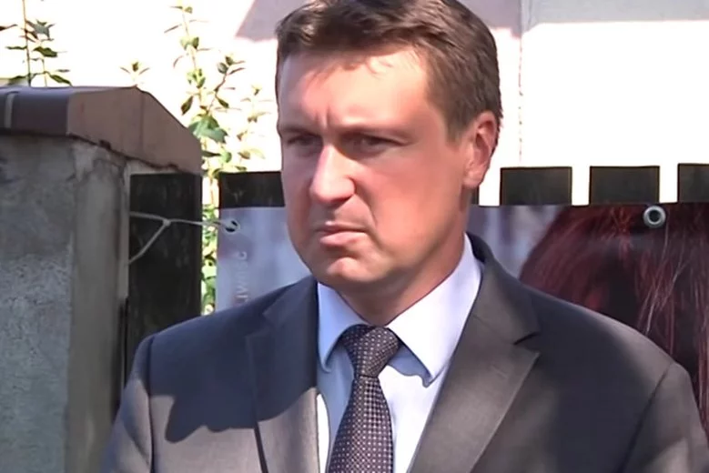 Poseł znany ze skandali małżeńskich wziął udział w procesji Bożego Ciała.
