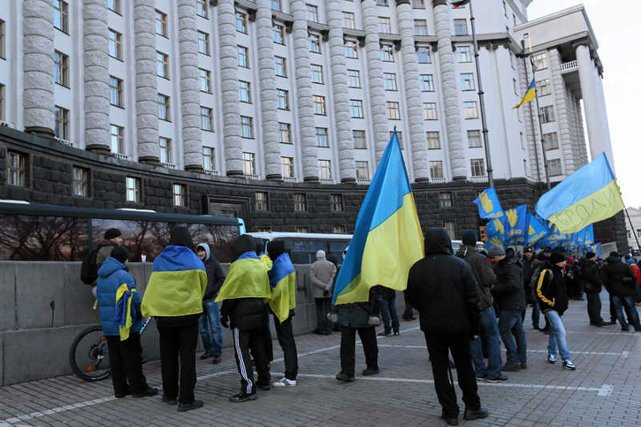 Sytuacja polityczna na Ukrainie zdaje się ulega poprawie