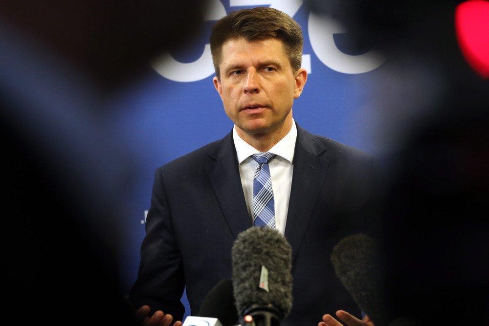 Ryszard Petru zrezygnował z funkcji szefa klubu Nowoczesnej.