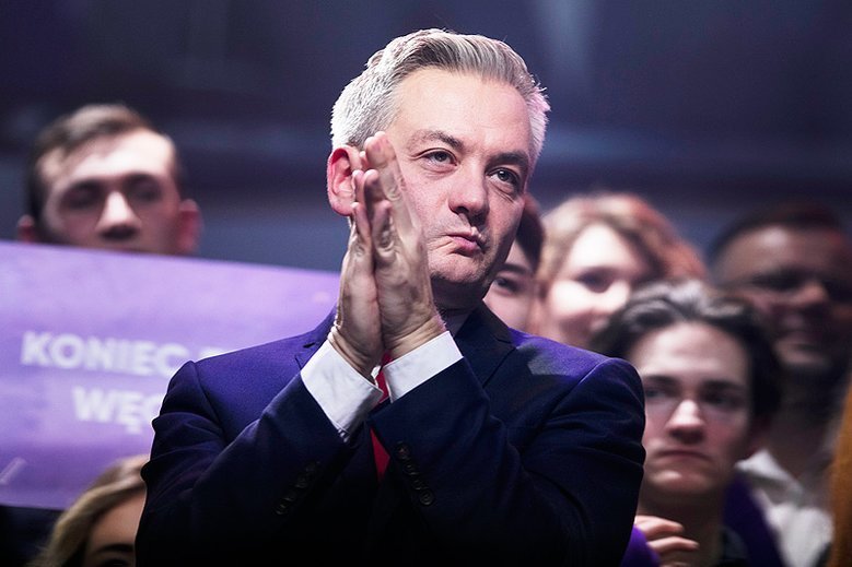 Robert Biedroń jako szef IMD zarabia 8 tys. zł.