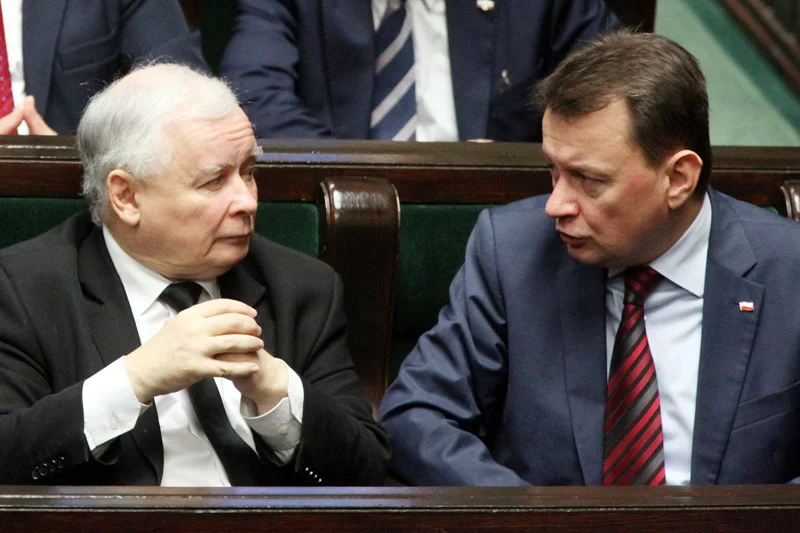 Czy szef MSWiA Mariusz Błaszczak i inni członkowie rządu Jarosława Kaczyńskiego na pewno radzą sobie z podstawowymi zadaniami?