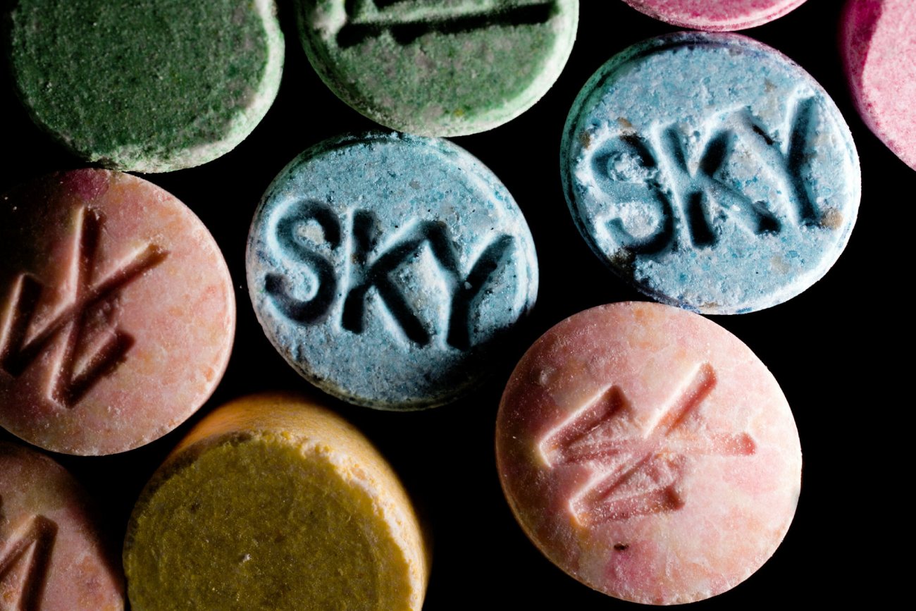 Wysyp podrabianego MDMA w klubach. Lewe narkotyki w Wielkiej Brytanii
