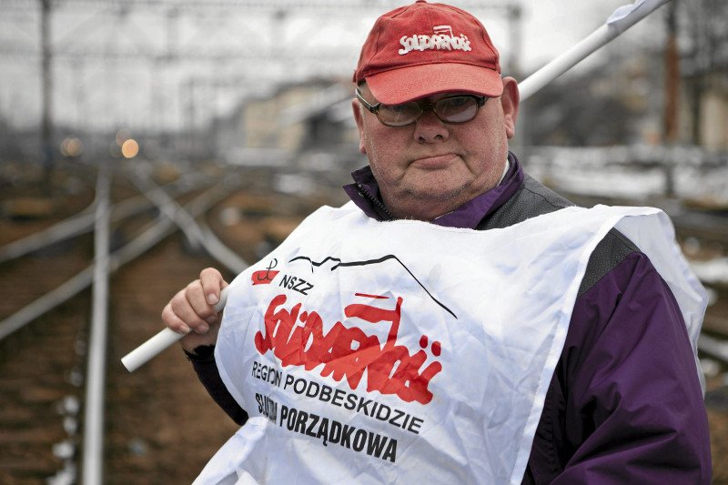 Pracownicy zatrudnieni na "umowach śmieciowych" będą mogli tworzyć związki zawodowe. Nie oznacza to, że będą chcieli