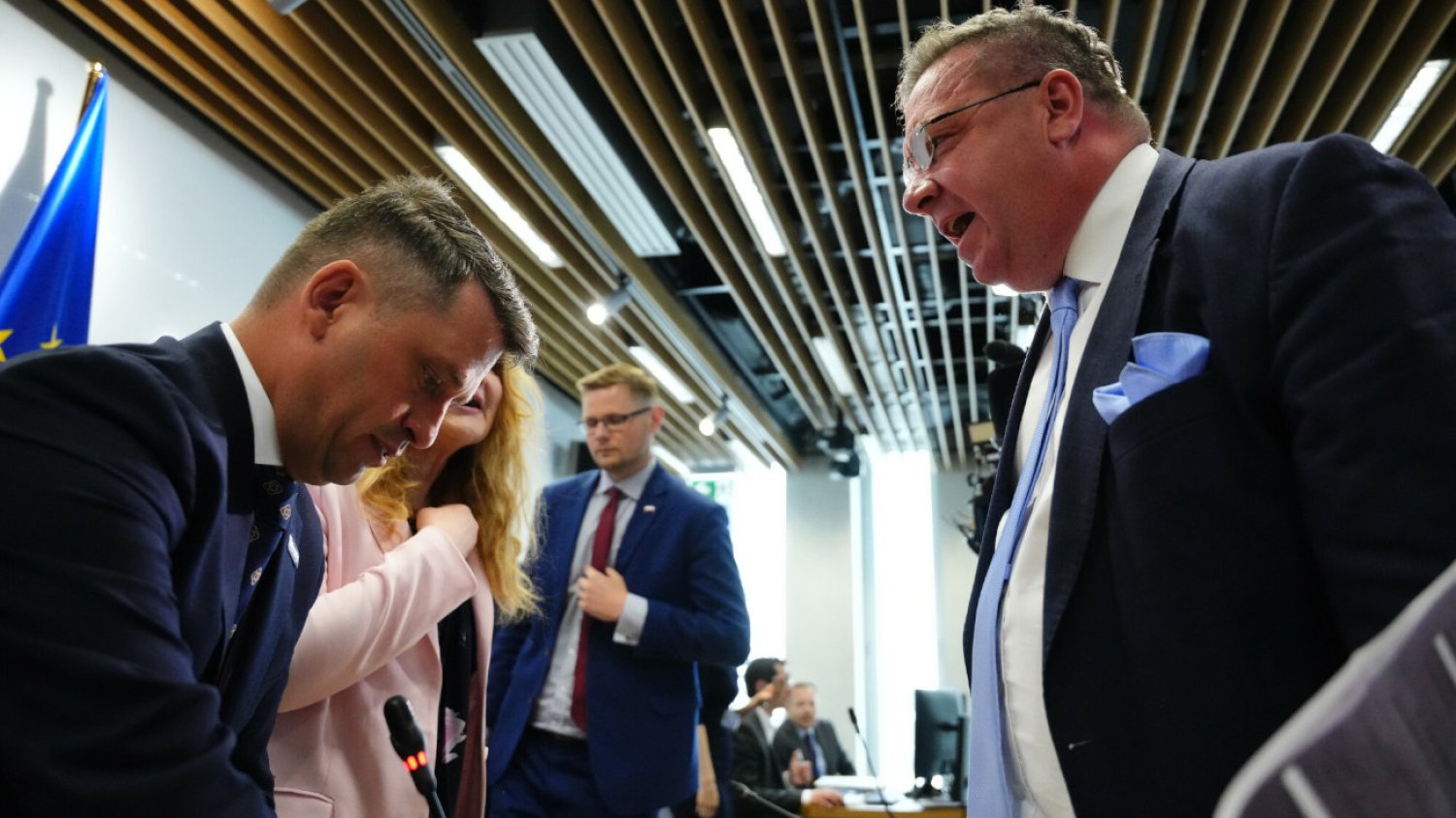 Ależ awantura na komisji w Sejmie. Michał Wójcik z PiS nie potrafił utrzymać emocji Michał Wójcik z PiS ruszył w kierunku szefa komisji. Awantura w Sejmie