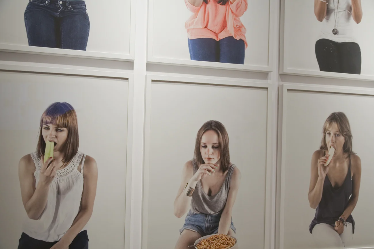 Karol Komorowski, Koleżanki, Lookout Gallery