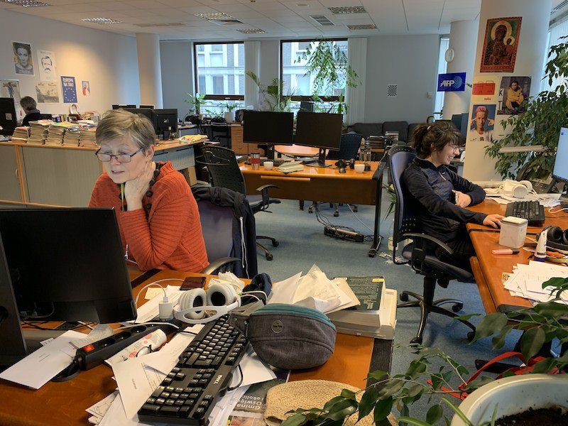 AFP Sprawdzam to Maja Czarnecka (po lewej) i Natalia Sawka (w głębi).