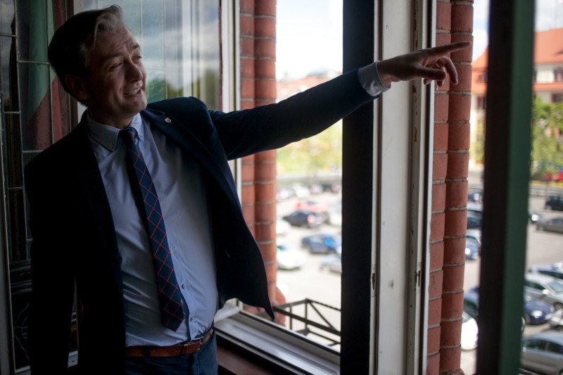 Robert Biedroń chce zostać "mesjaszem średnich miast".