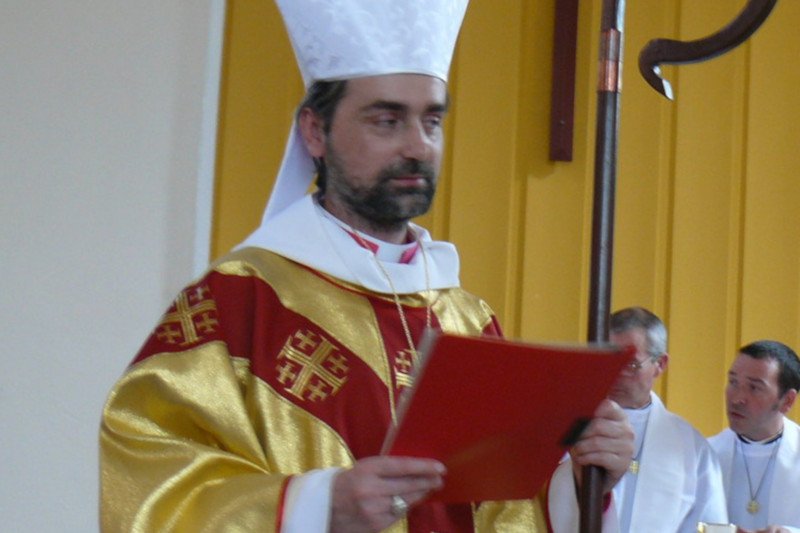 Szymon Niemiec, biskup Zjednoczonego Ekumenicznego Kościoła Katolickiego, oburzył katolików, odcięła się od niego Polska Rada Ekumeniczna.