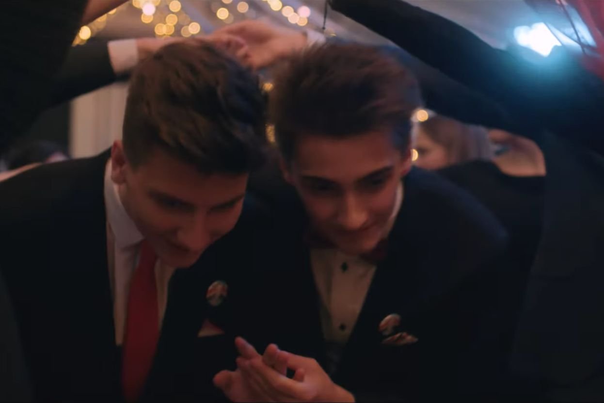 W I SLO w Warszawie odtańczono "poloneza równości"