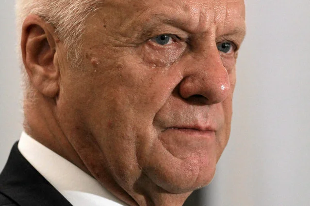 Komorowski chciał zamordować milicjanta? Niesiołowski: Ale nie zamordował. Opluwanie go wyjątkowo nikczemne.