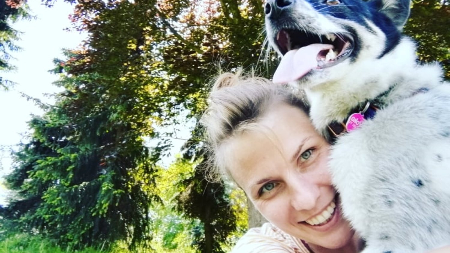 Jak pomóc psu w upał? Radzi Anna Szmit z Lemon Dog, zoopsycholog i dyplomowana behawiorystka. Jak pomóc psu w upał? Radzi Anna Szmit z Lemon Dog, zoopsycholog i dyplomowana behawiorystka.