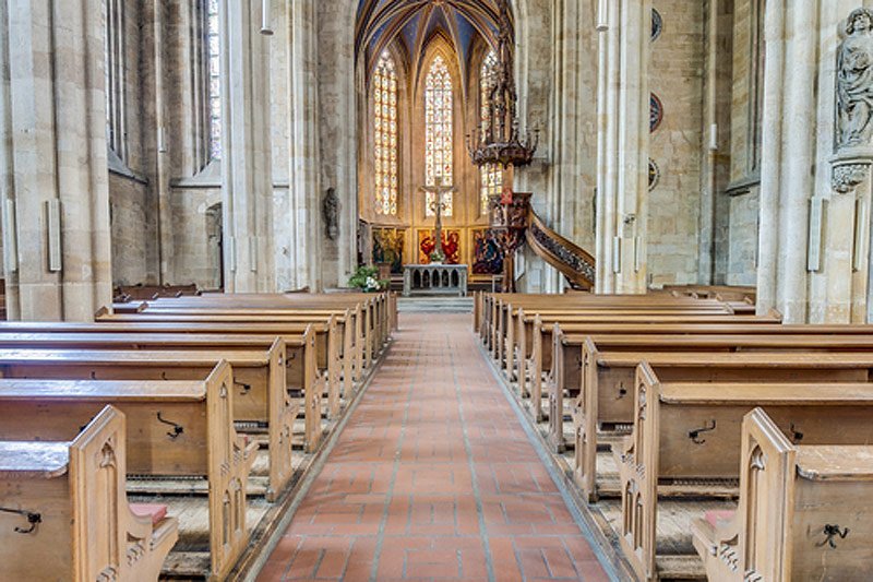 Kościoły w Niemczech pustoszeją przez podatki, które muszą płacić wszyscy wierni. Jedynym sposobem na oszczędność jest zadeklarowanie utraty wiary...