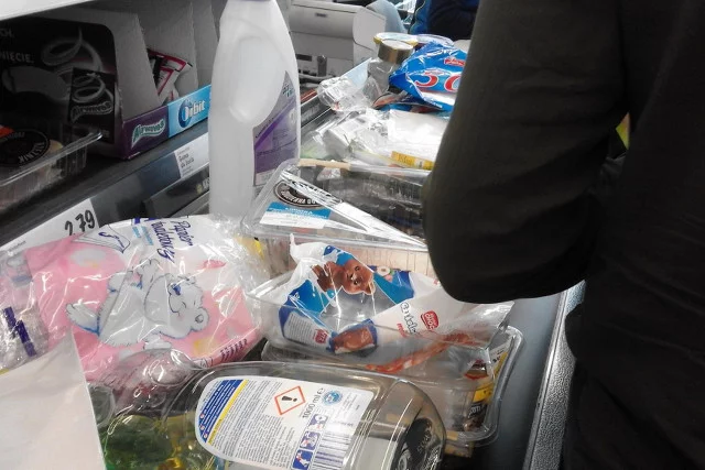 Jak naprawdę wygląda promocja w Lidlu, w ramach której można oddać produkty i dostać zwrot pieniędzy, informują internauci.