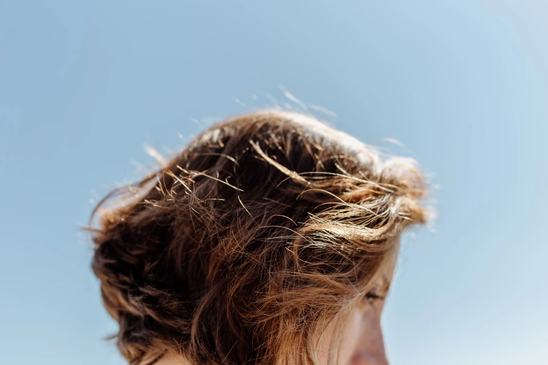 jak pozbyć się łupieżu? szampon Head & Shoulders Microbiome Balance włosy